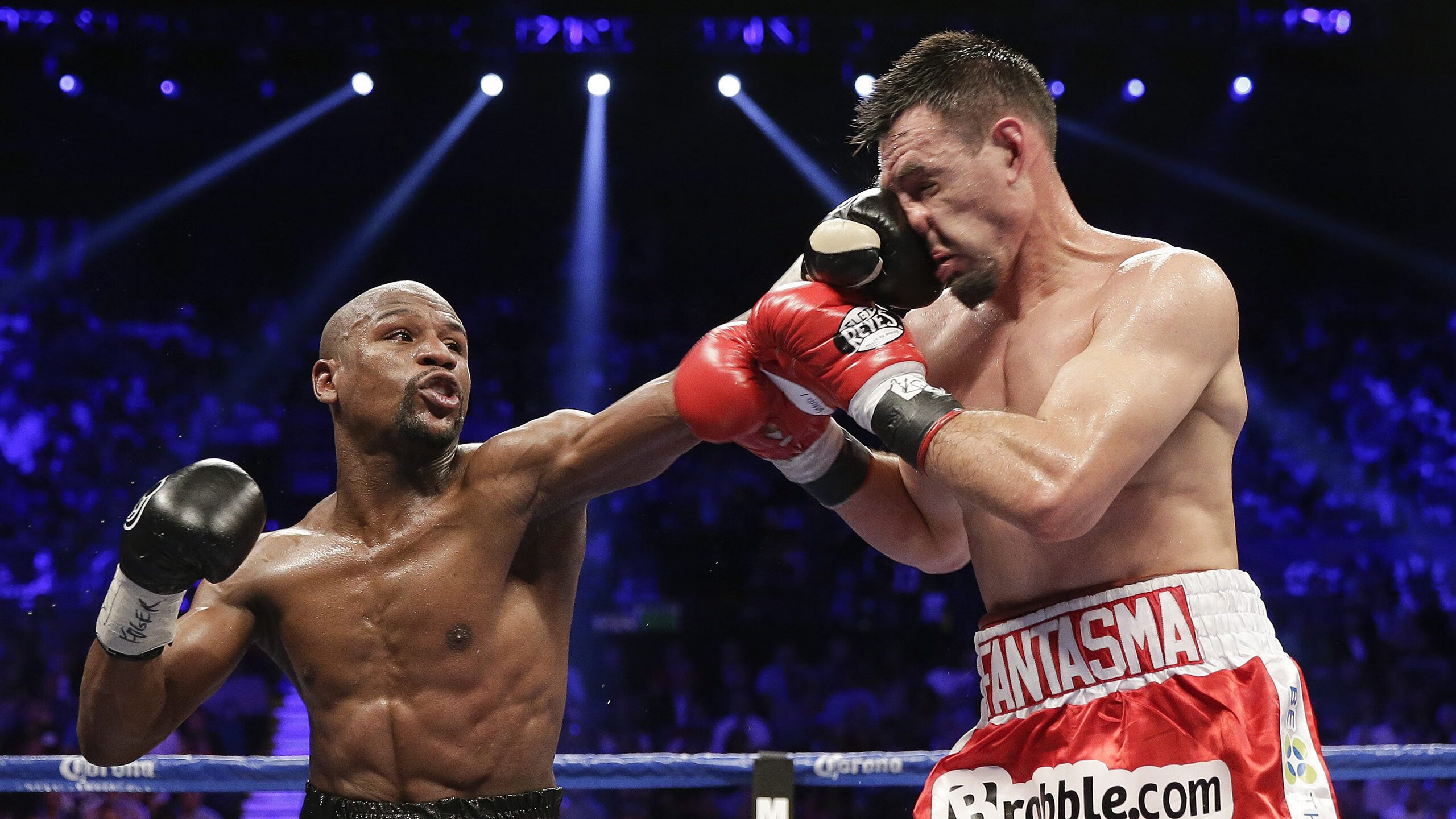 爱游戏下载-张伟丽火线复出格斗冠军赛,张伟丽的格斗比赛